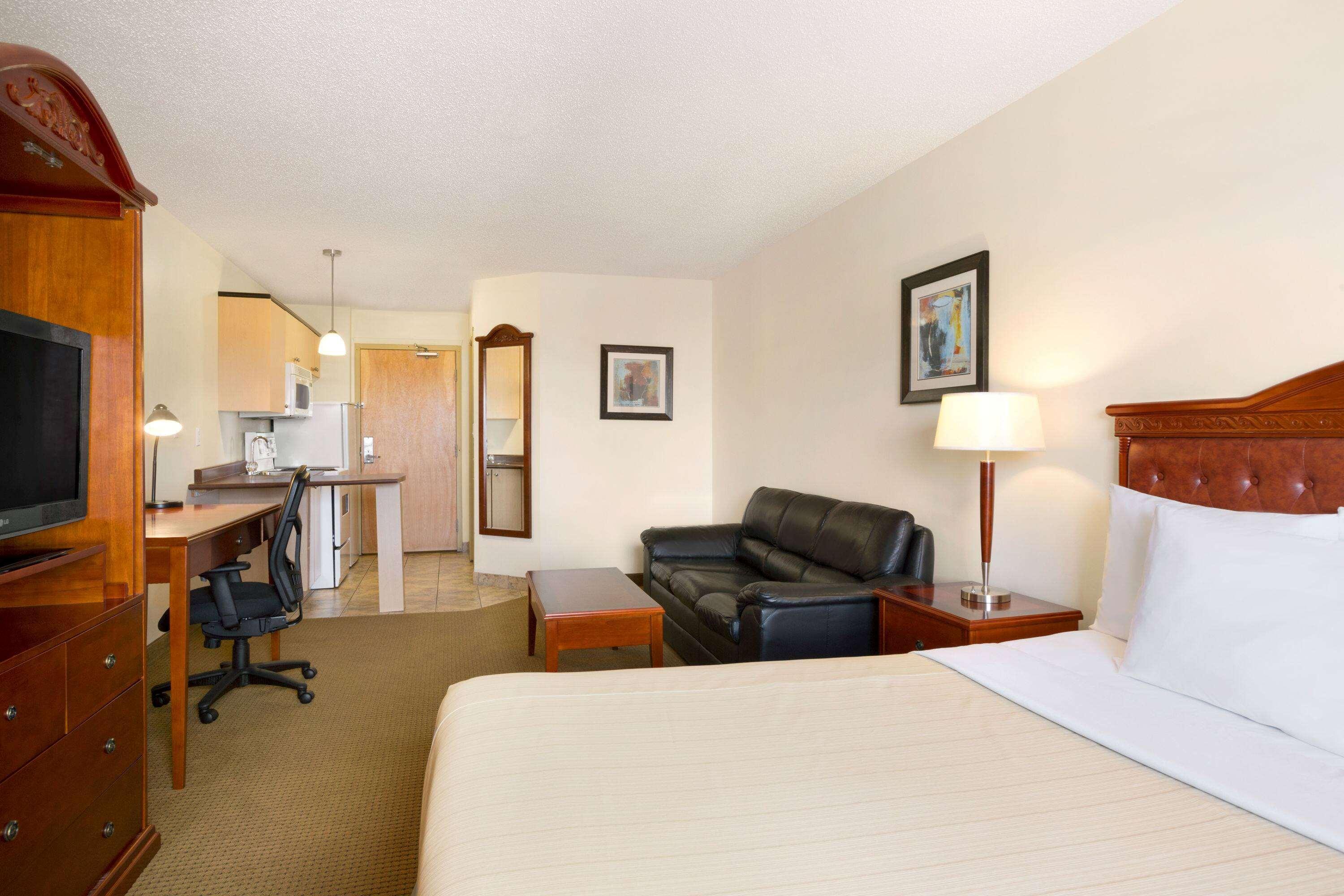 Days Inn By Wyndham Bonnyville Exterior photo